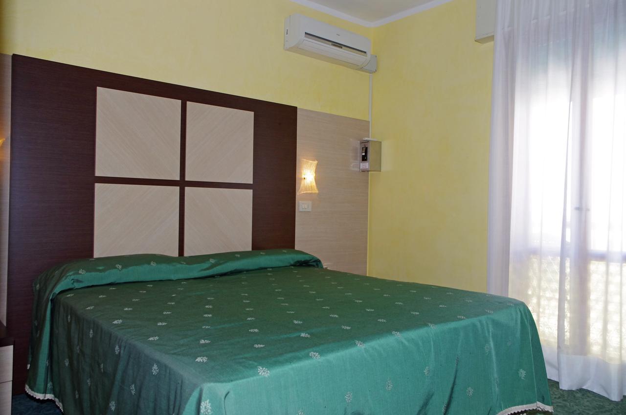Hotel Gardenia Caorle Kültér fotó